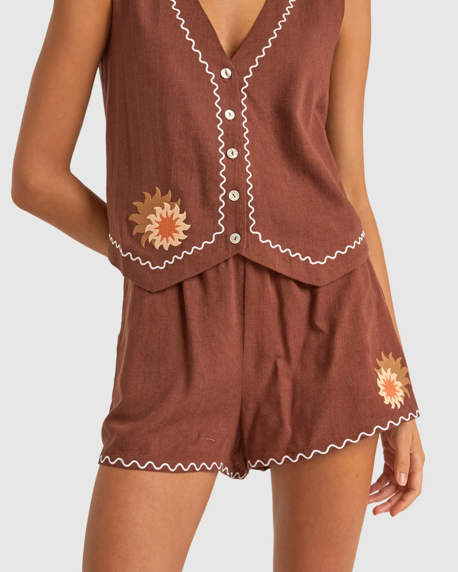 SOLIS EMBROIDERED SHORTS